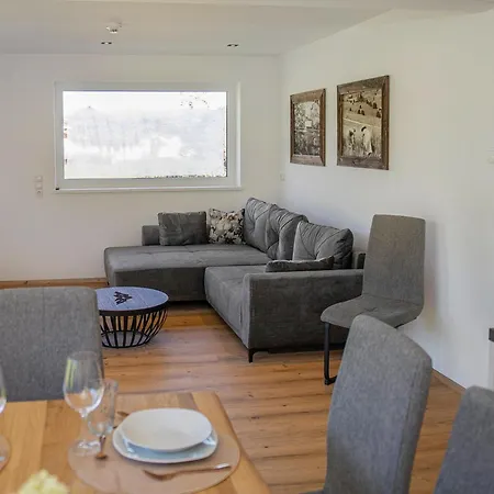 L Ii Apartment *