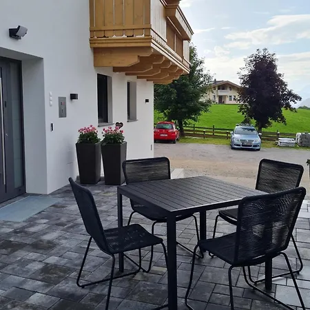 L Ii Apartment *